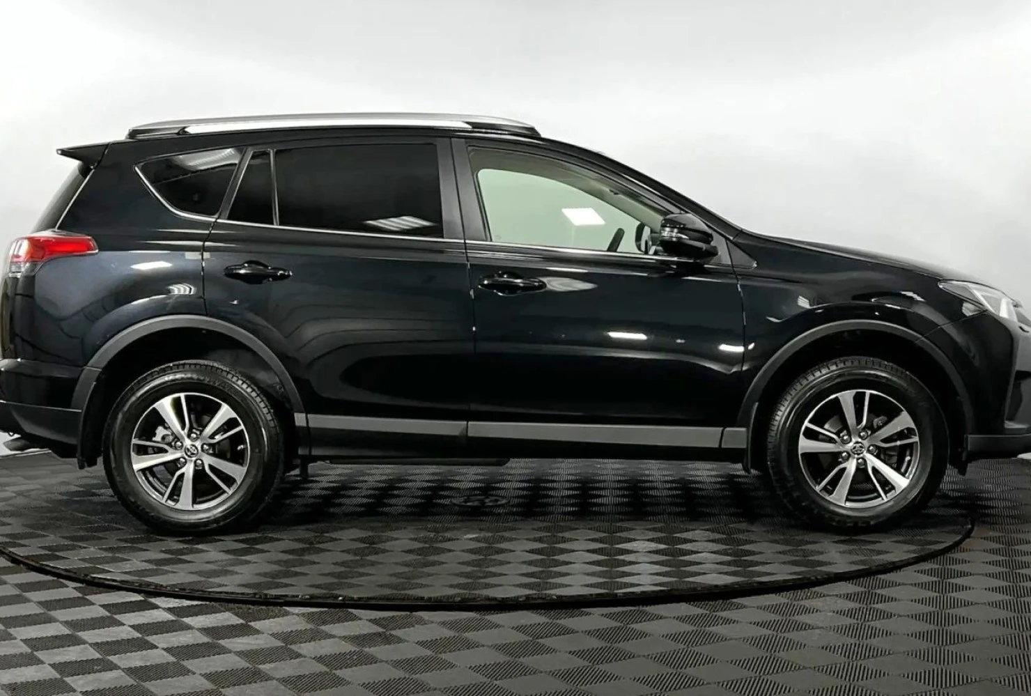 Toyota RAV4, 2015