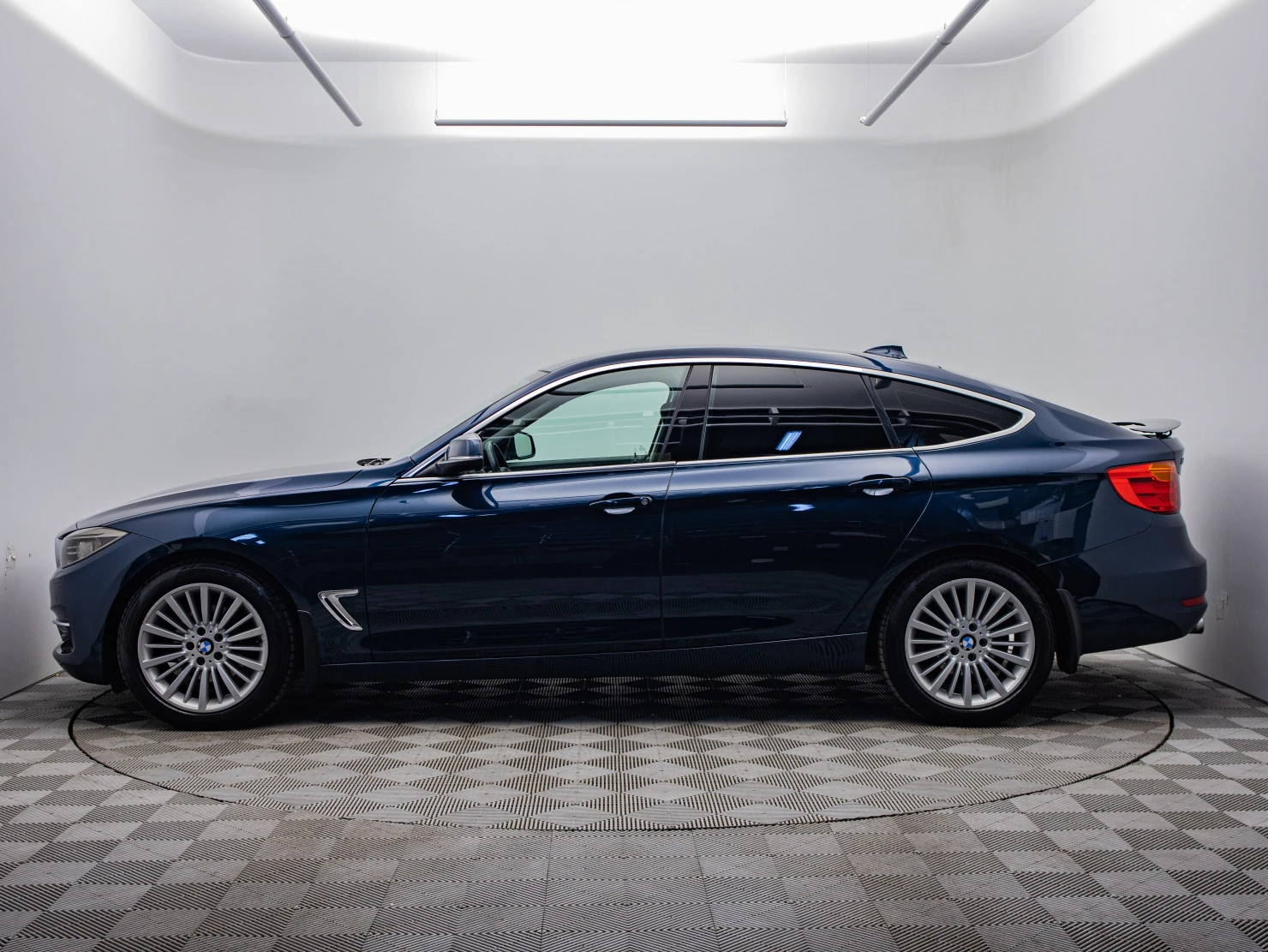 BMW 3 серии, 2015