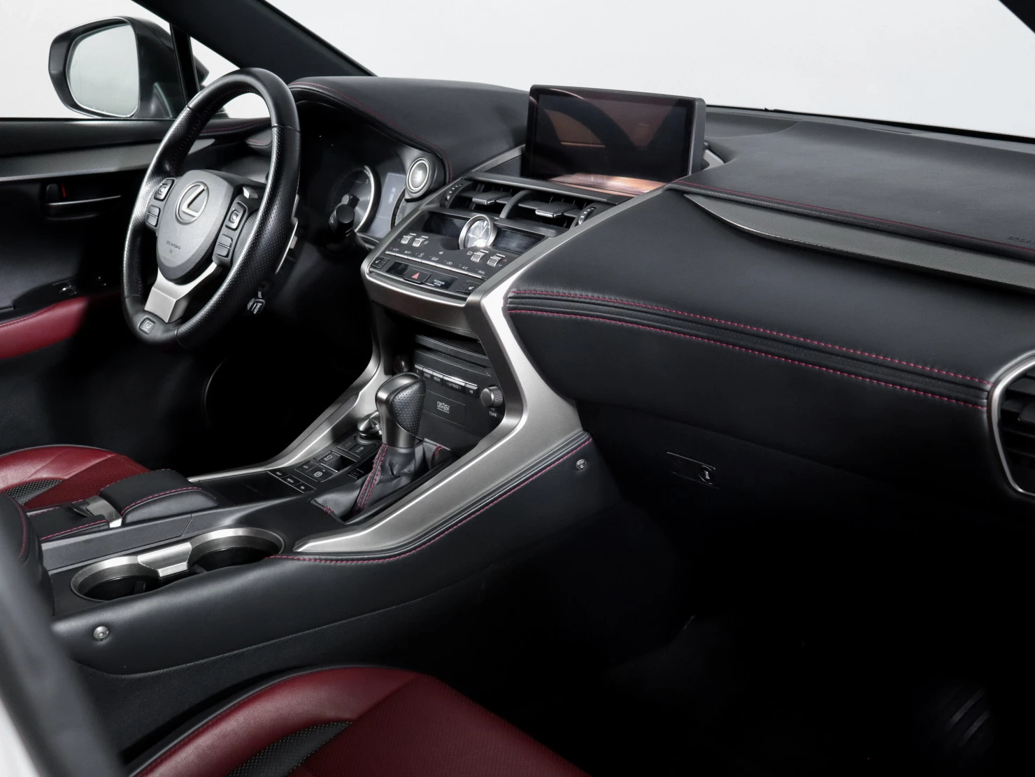 Lexus NX, 2019