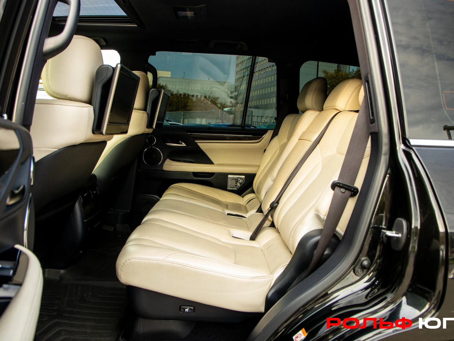 Lexus LX, 2016