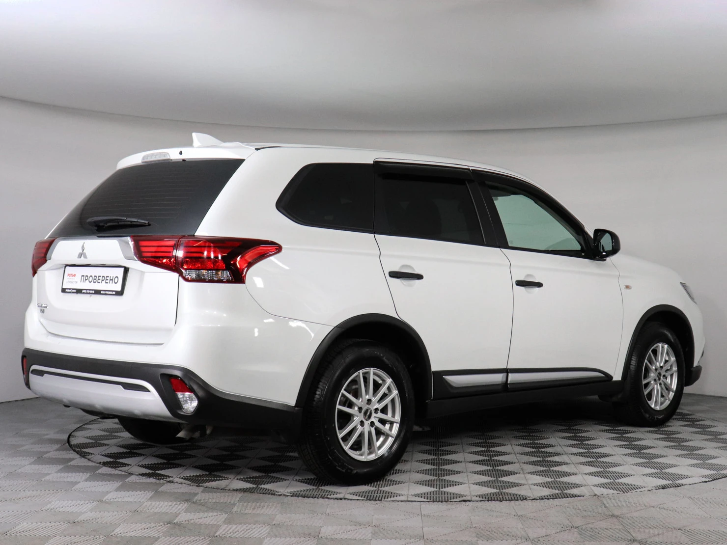 Mitsubishi OUTLANDER, 2020