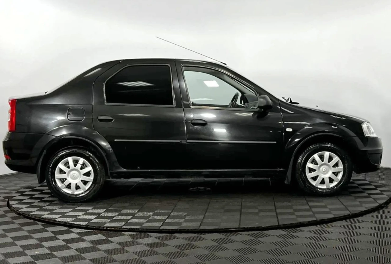 Renault Logan, 2012