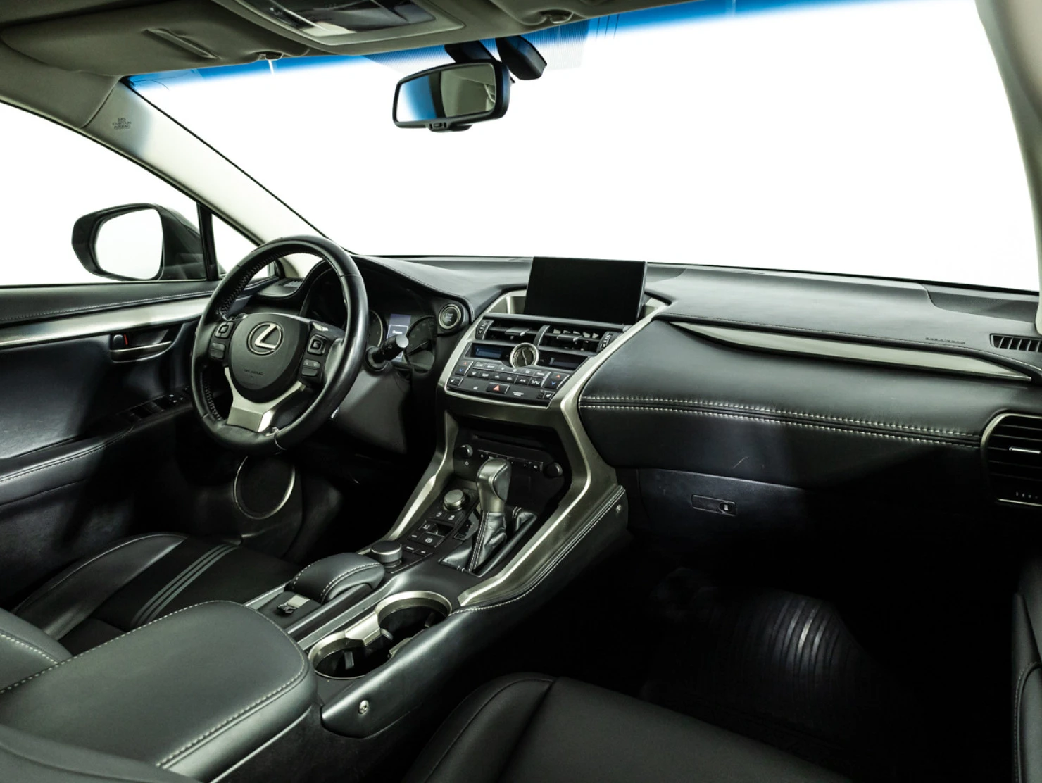 Lexus NX, 2017