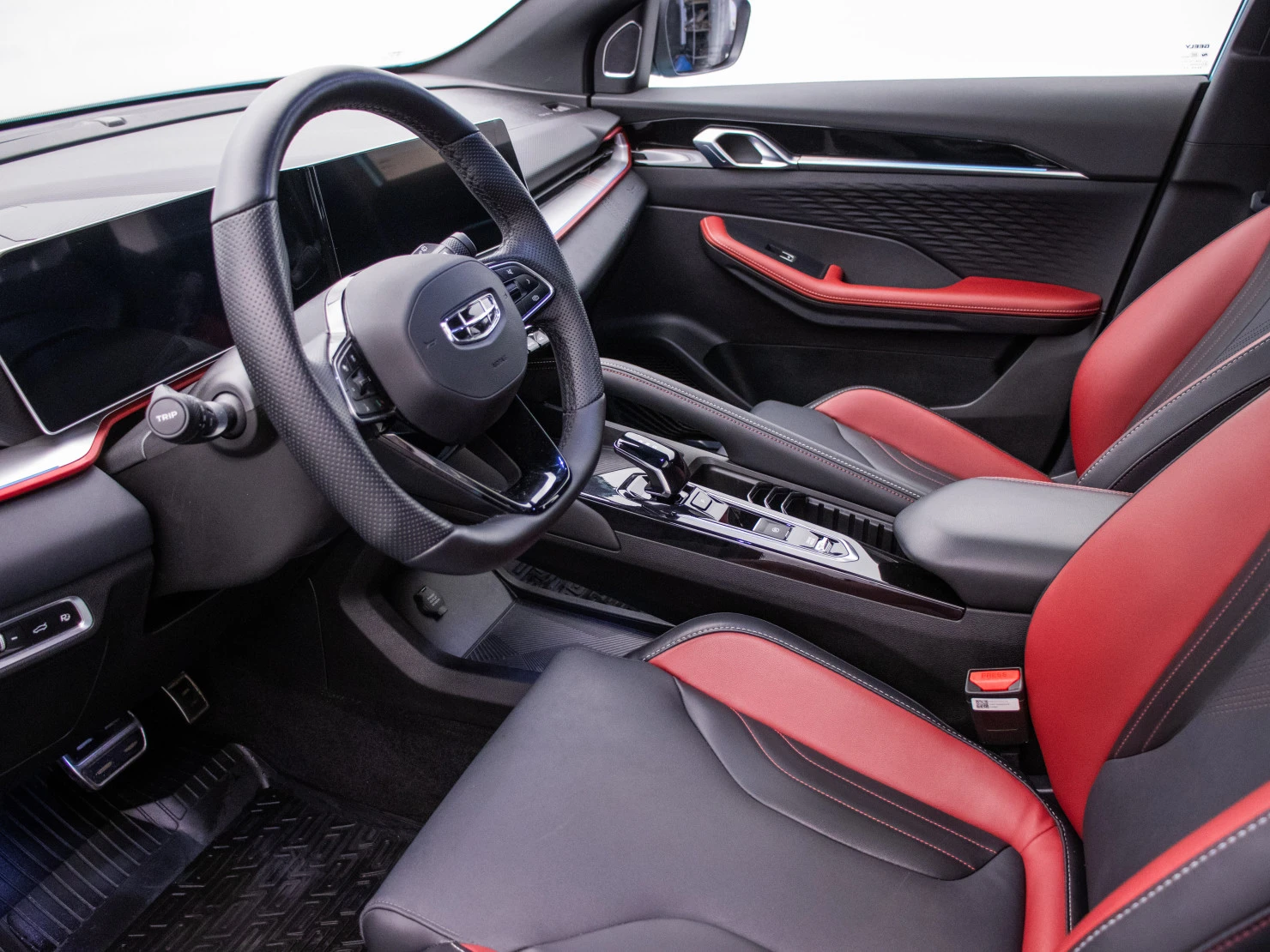 Geely Coolray, 2024