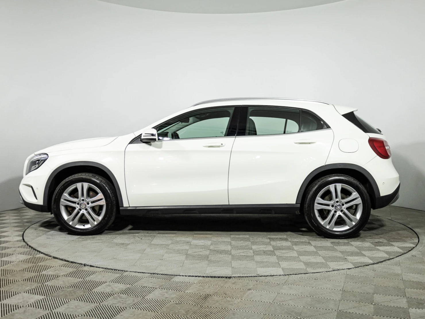 Mercedes-Benz GLA, 2014