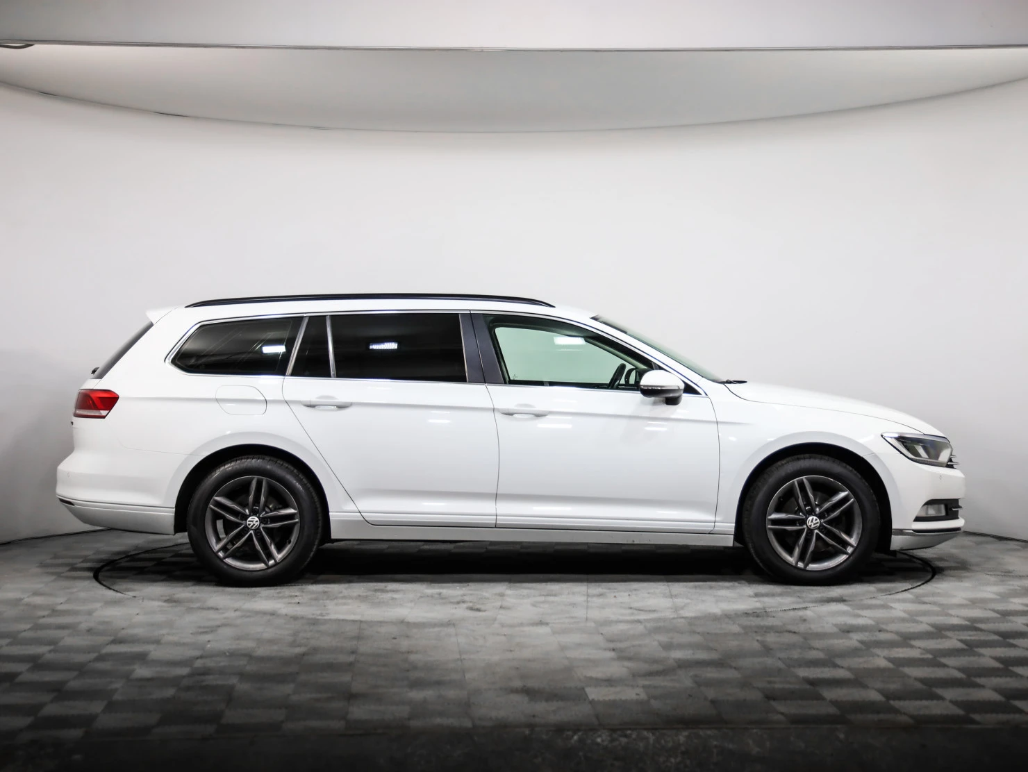 Volkswagen Passat, 2016