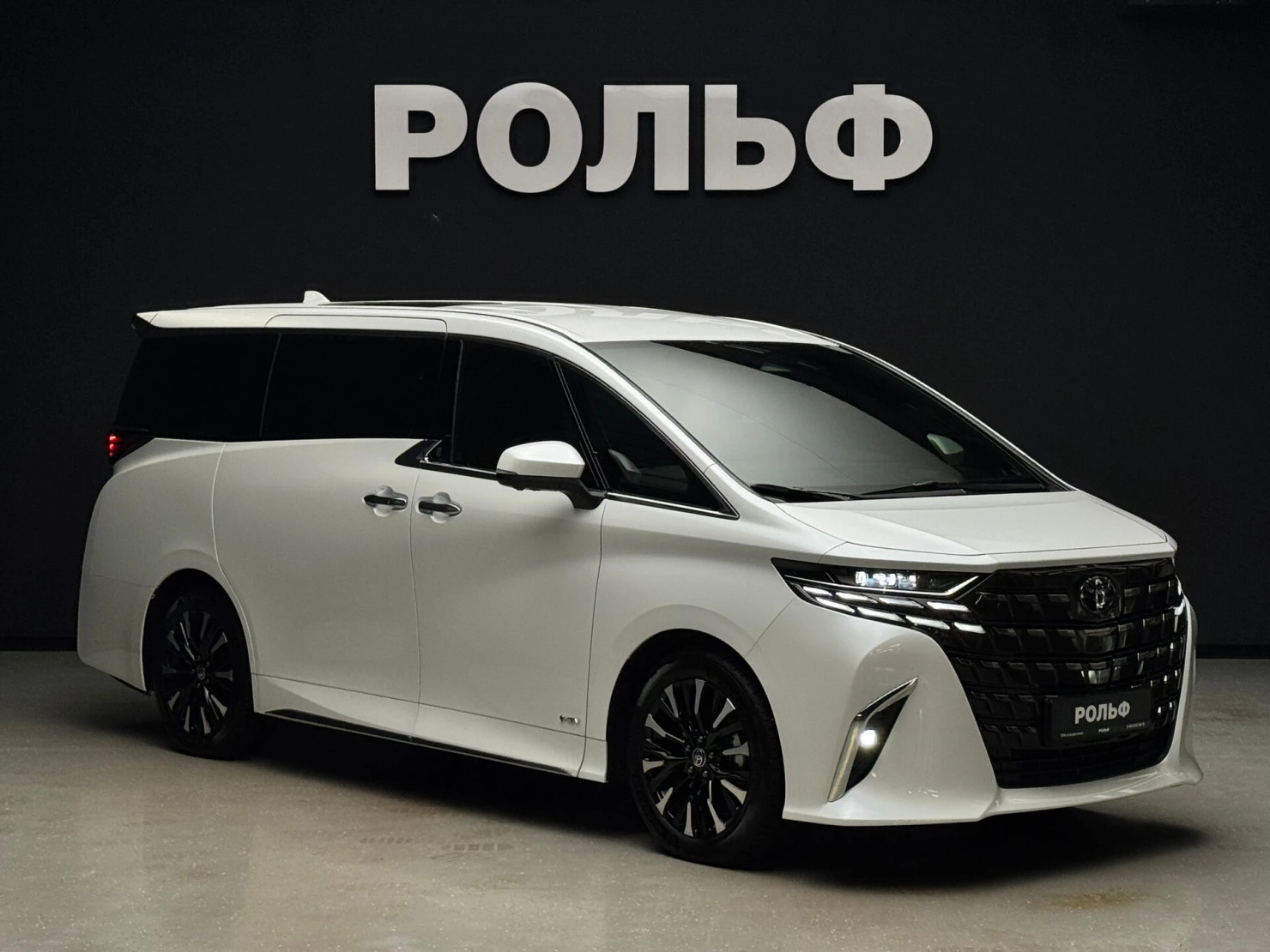 Toyota Alphard, 2024