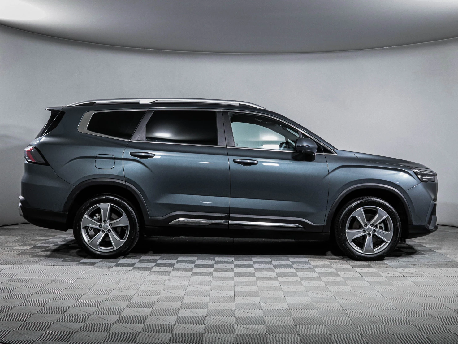 Geely Okavango, 2023