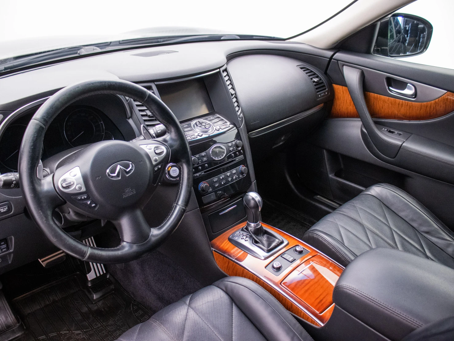 Infiniti QX70, 2014