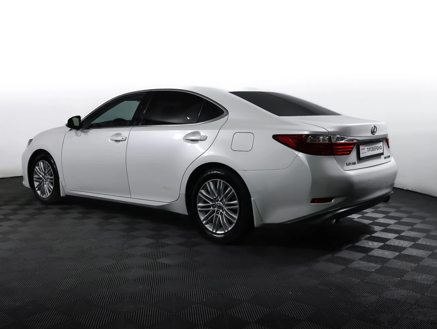 Lexus ES, 2014