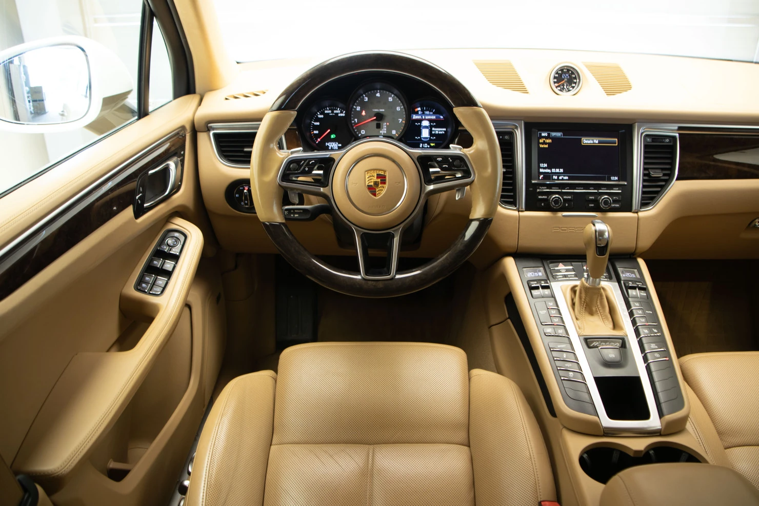 Porsche Macan, 2014