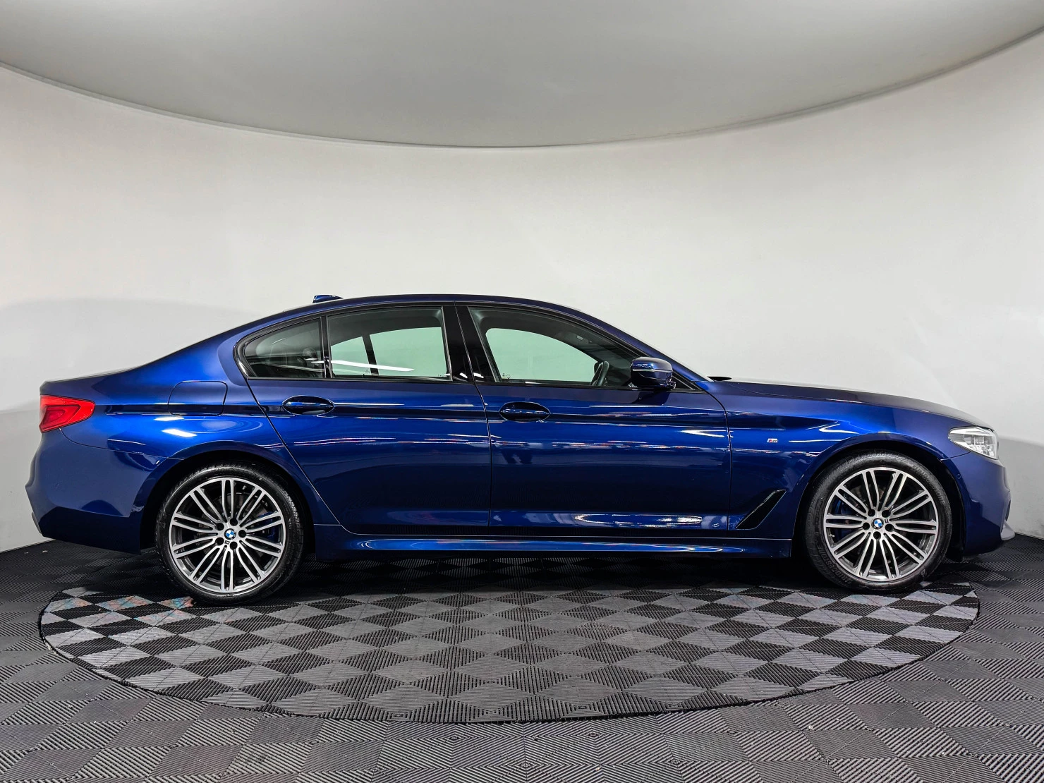 BMW 5 серии, 2020