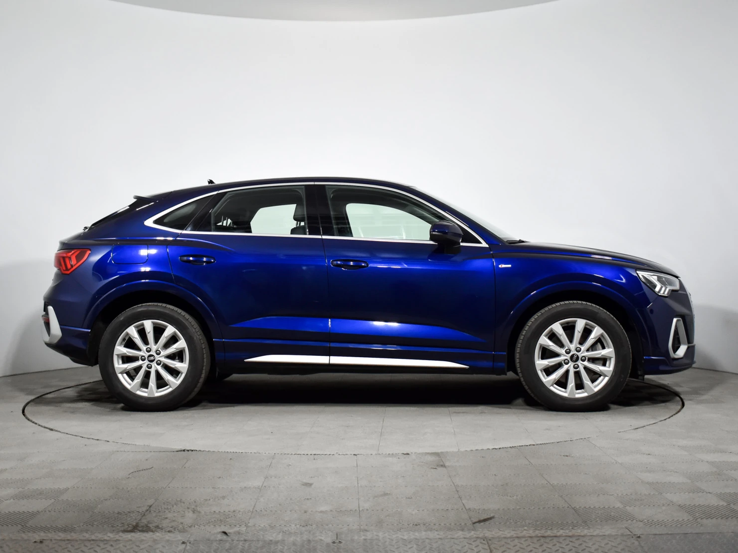 Audi Q3 Sportback, 2020