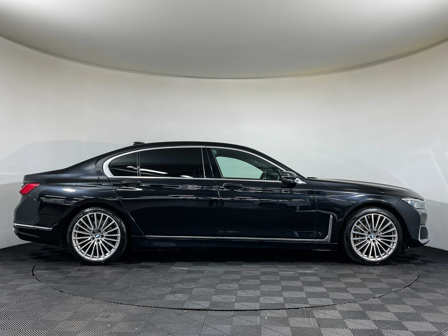 BMW 7 серии, 2021