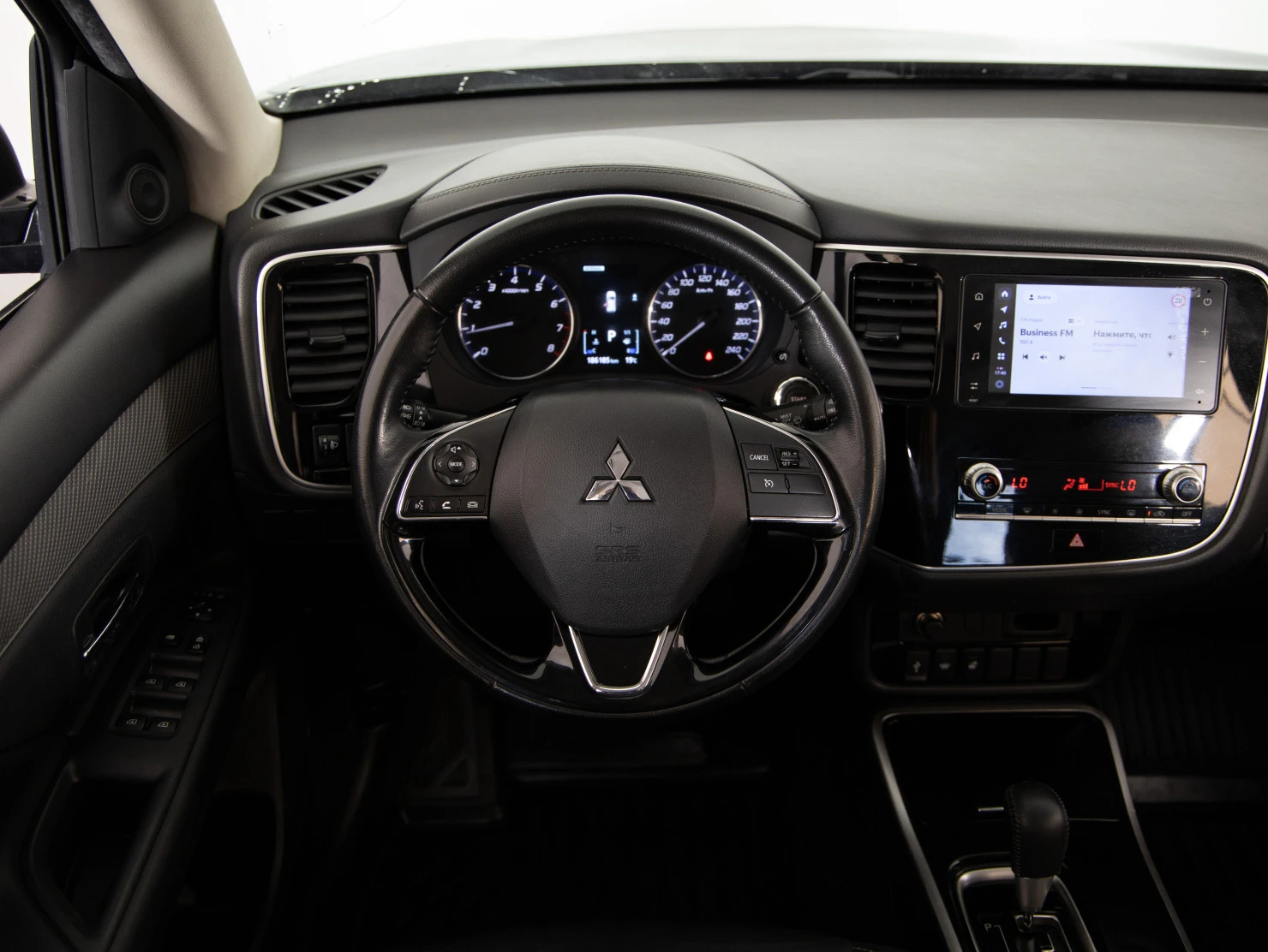 Mitsubishi OUTLANDER, 2020