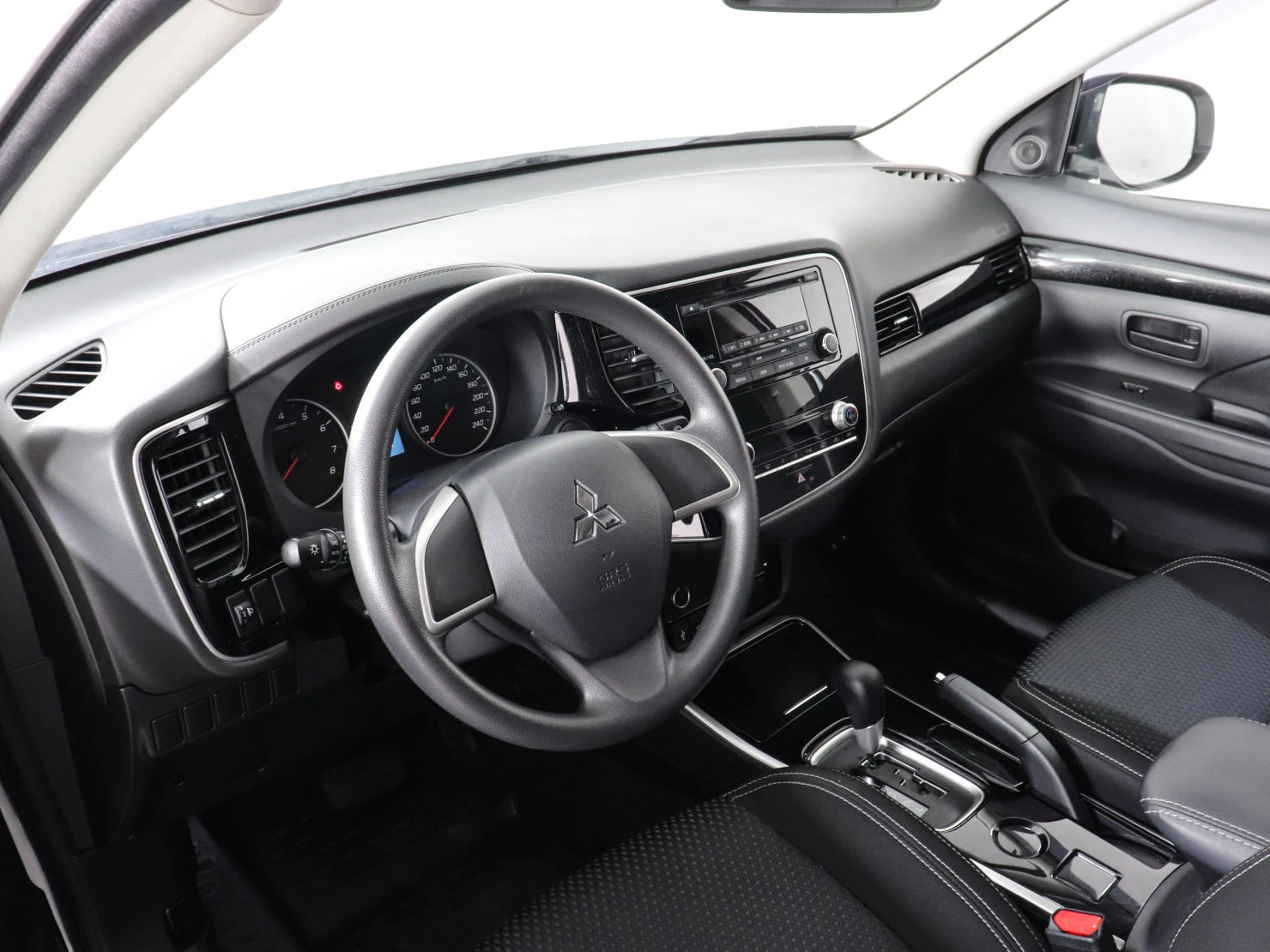 Mitsubishi OUTLANDER, 2020