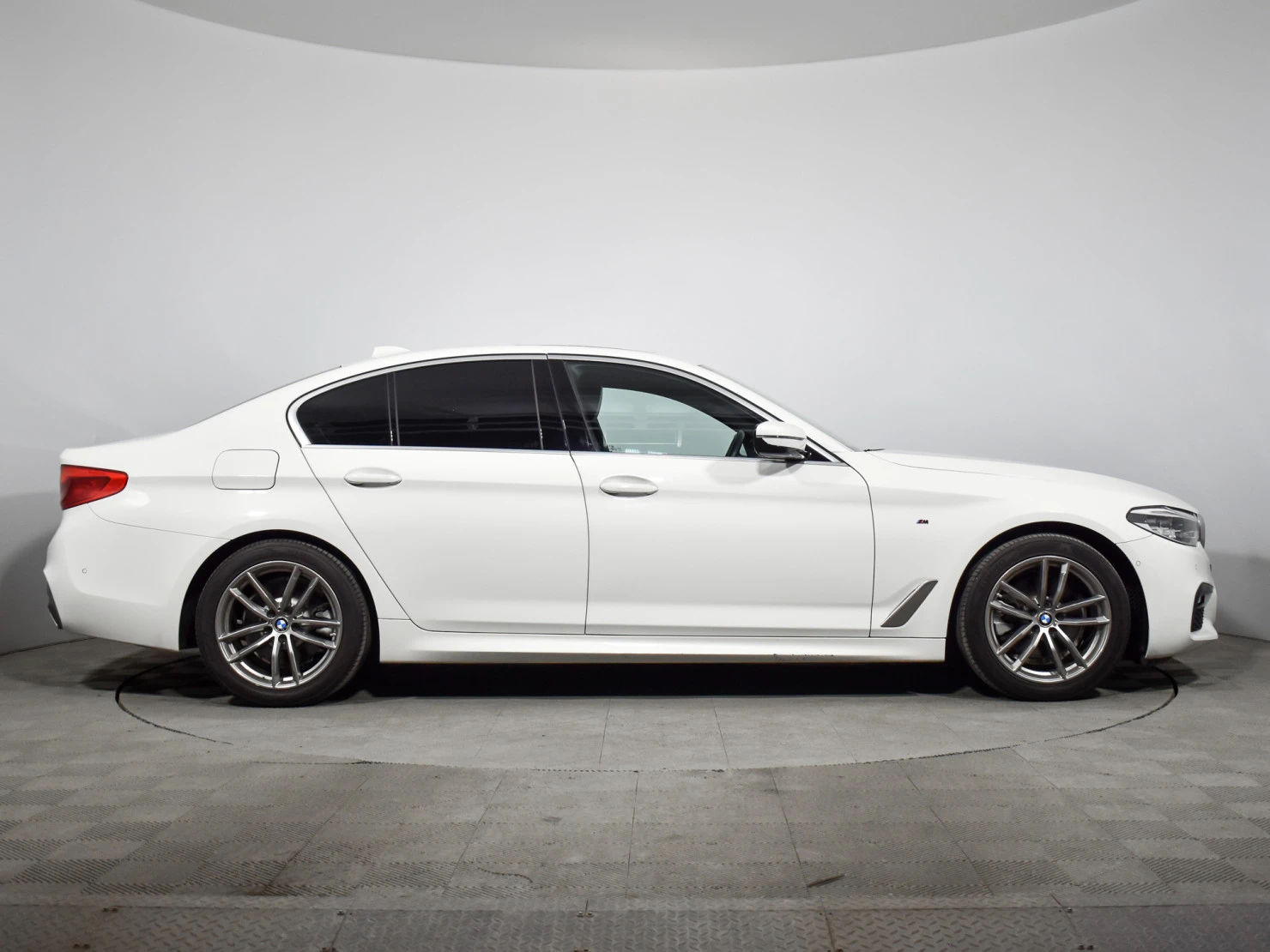 BMW 5 серии, 2020