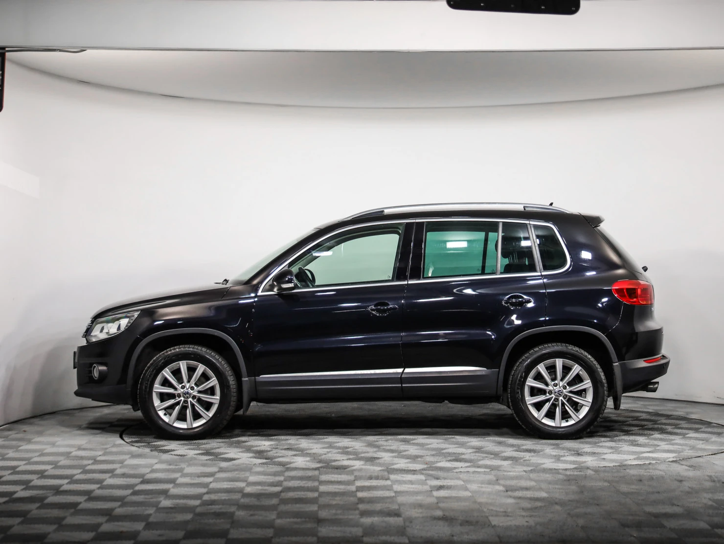 Volkswagen Tiguan, 2012