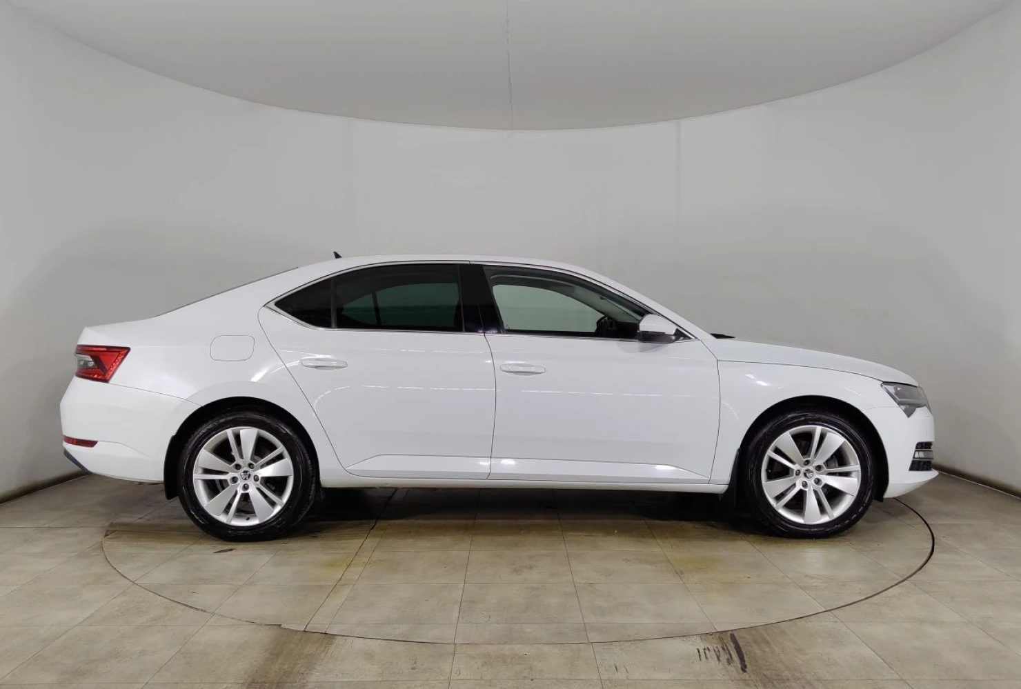 ŠKODA SUPERB, 2019