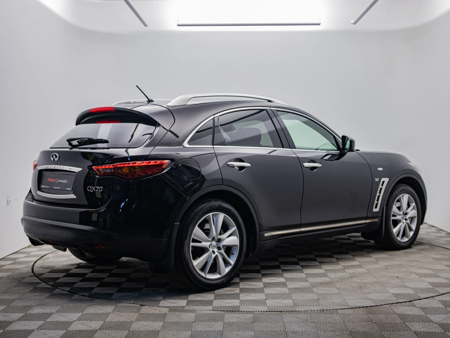 Infiniti QX70, 2014