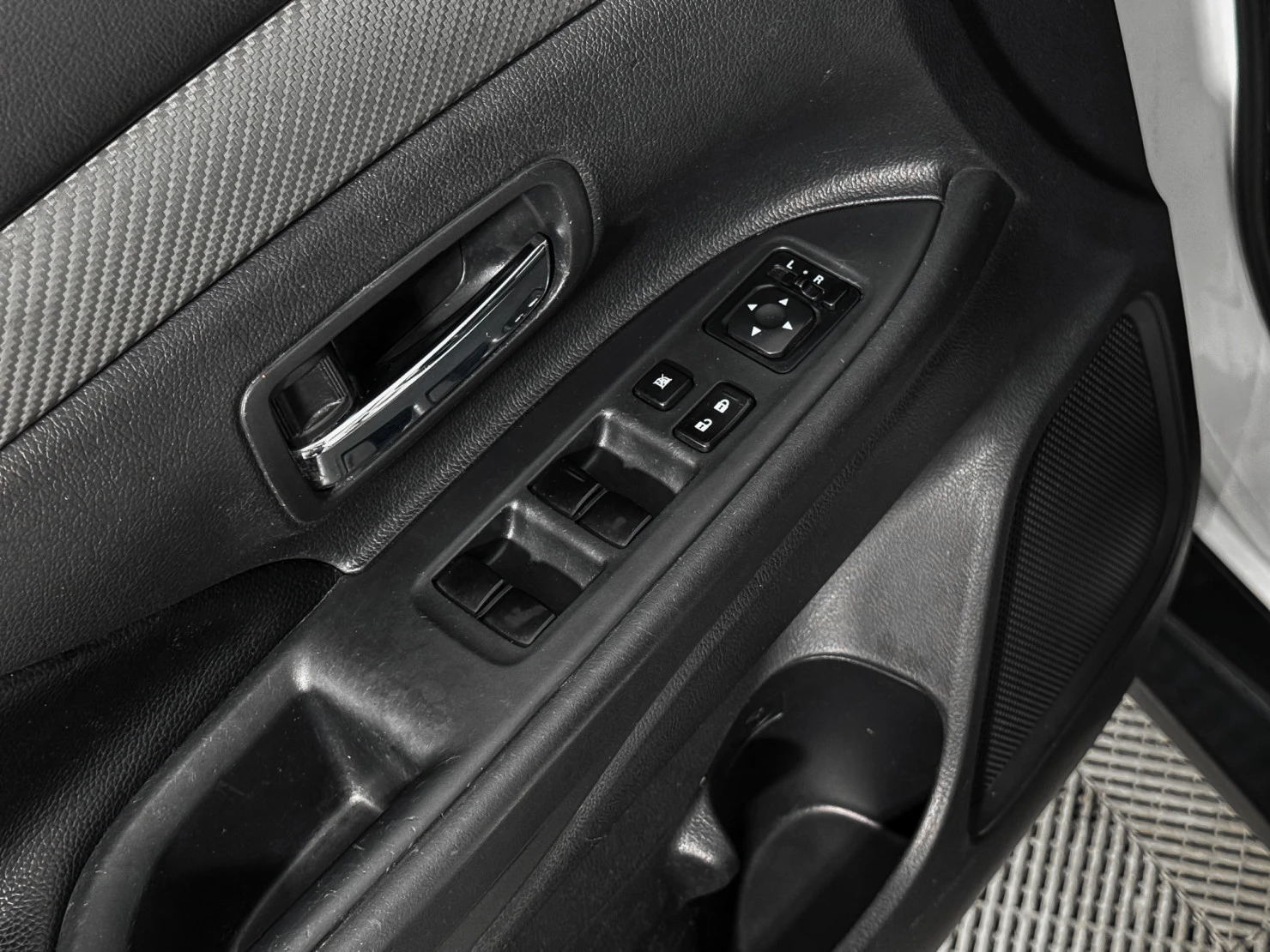 Mitsubishi OUTLANDER, 2013