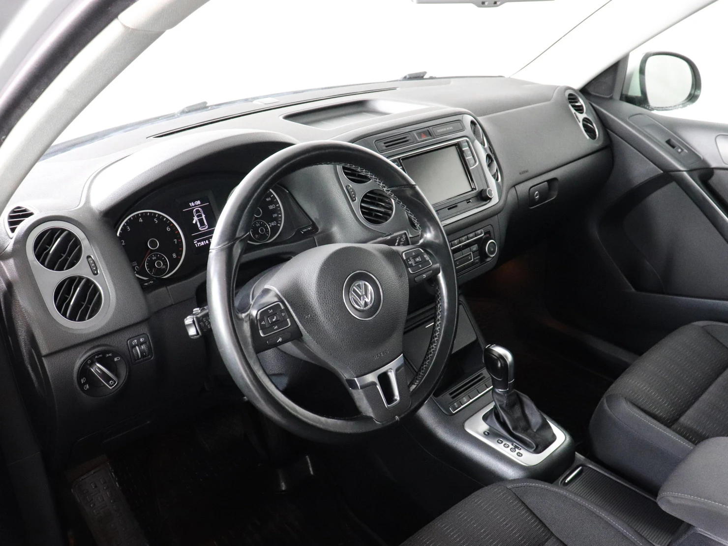 Volkswagen Tiguan, 2015
