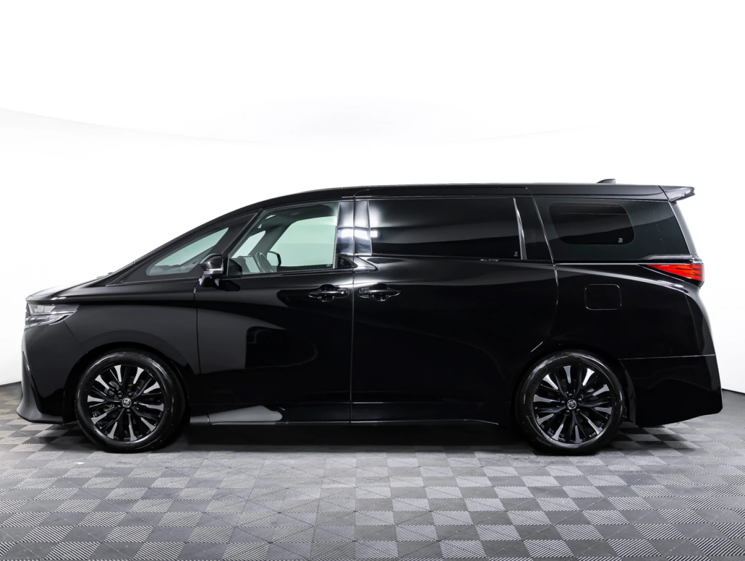 Toyota Alphard, 2023