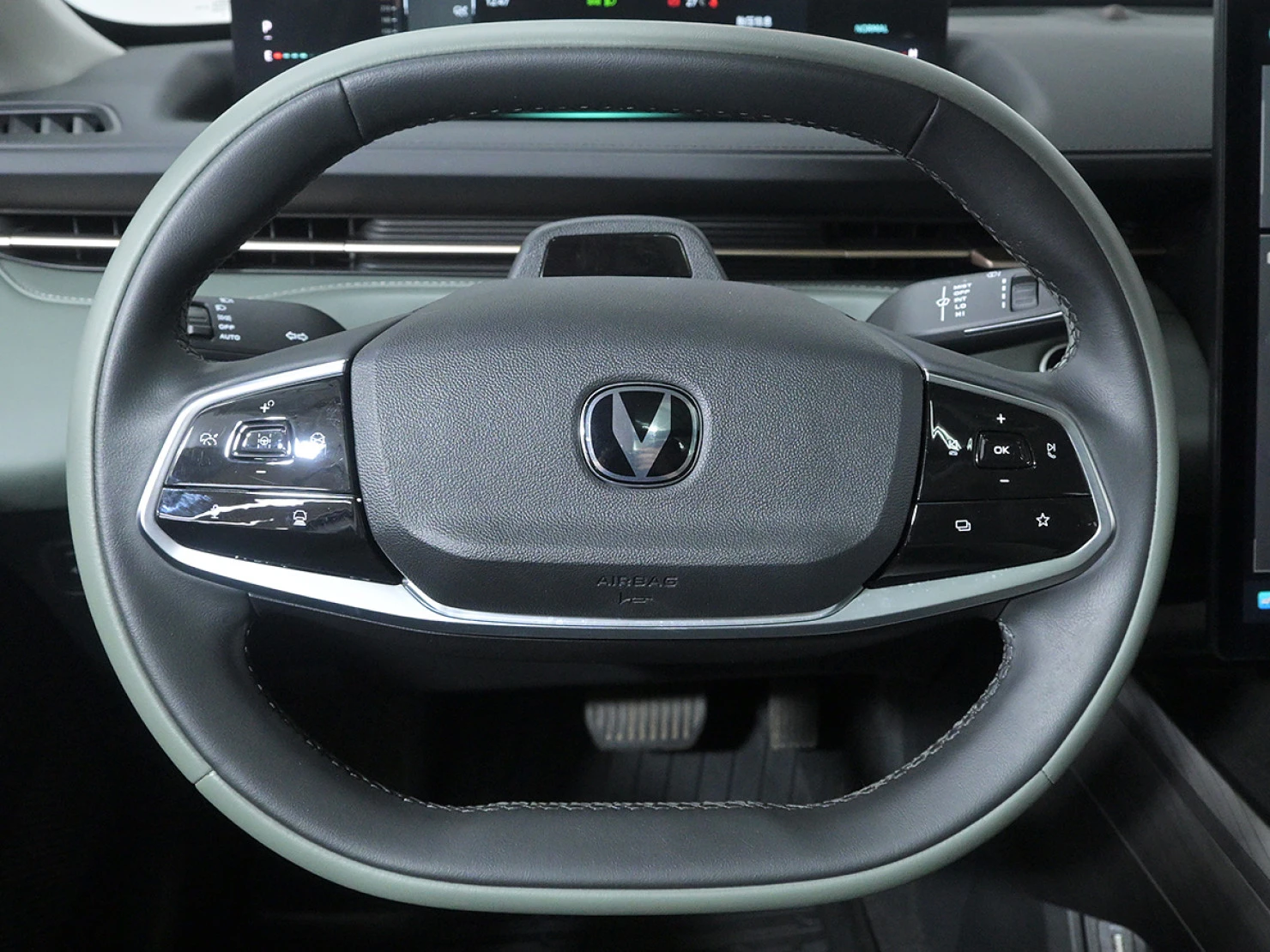 Changan Lamore, 2023