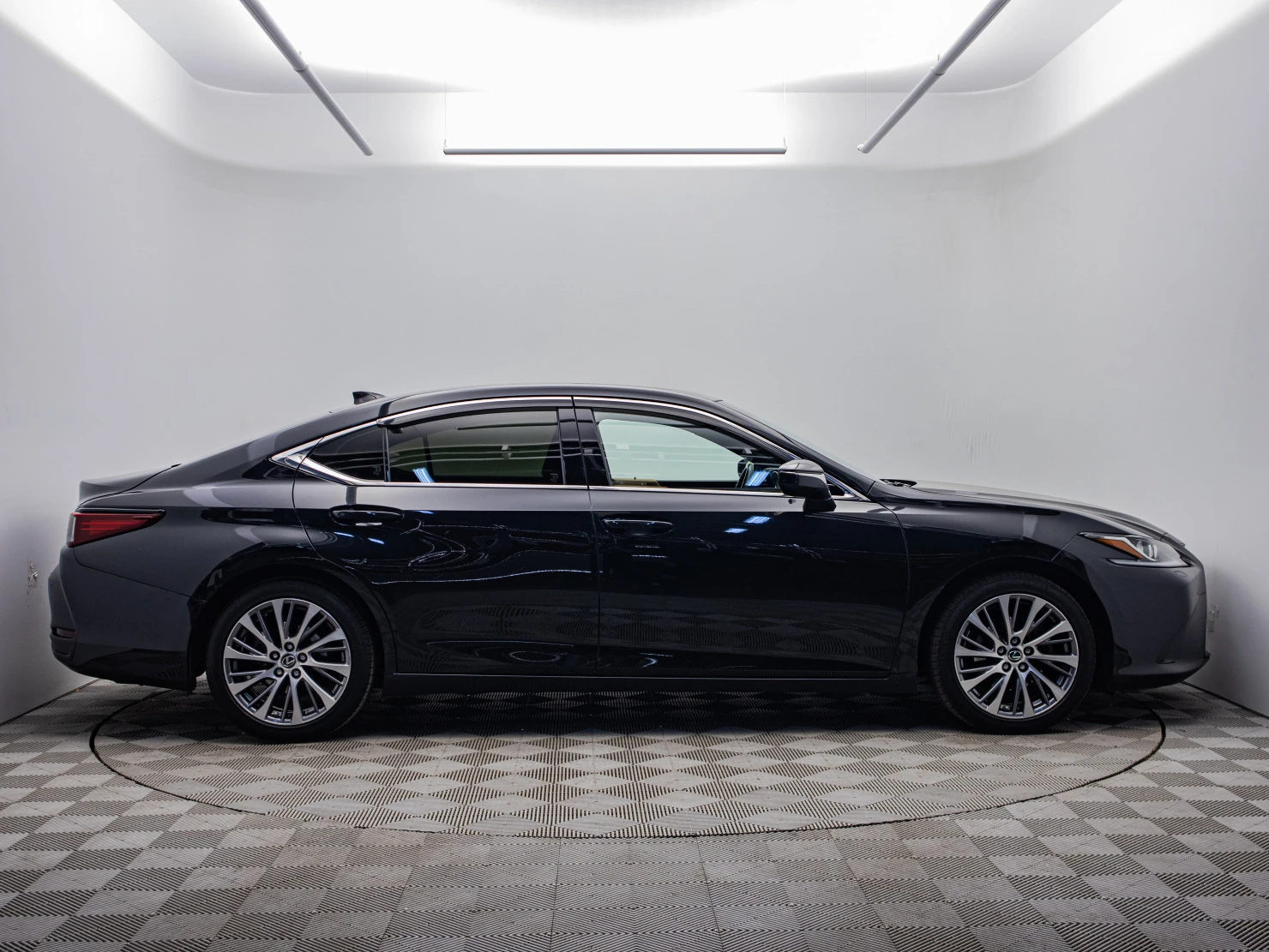 Lexus ES, 2020