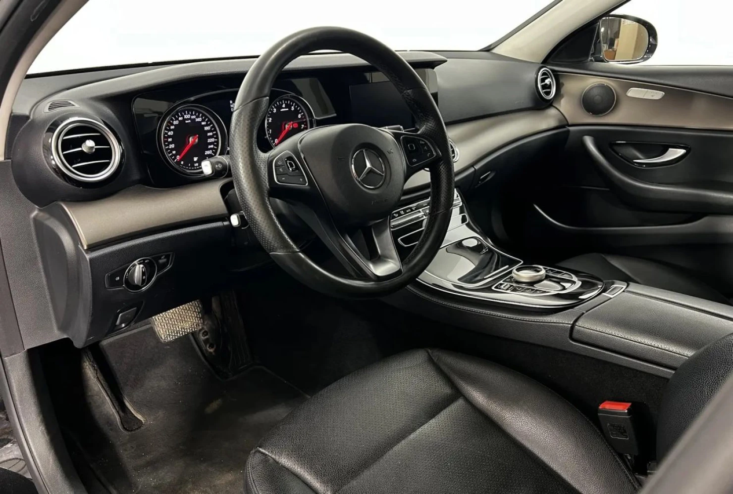 Mercedes-Benz E-Класс, 2016