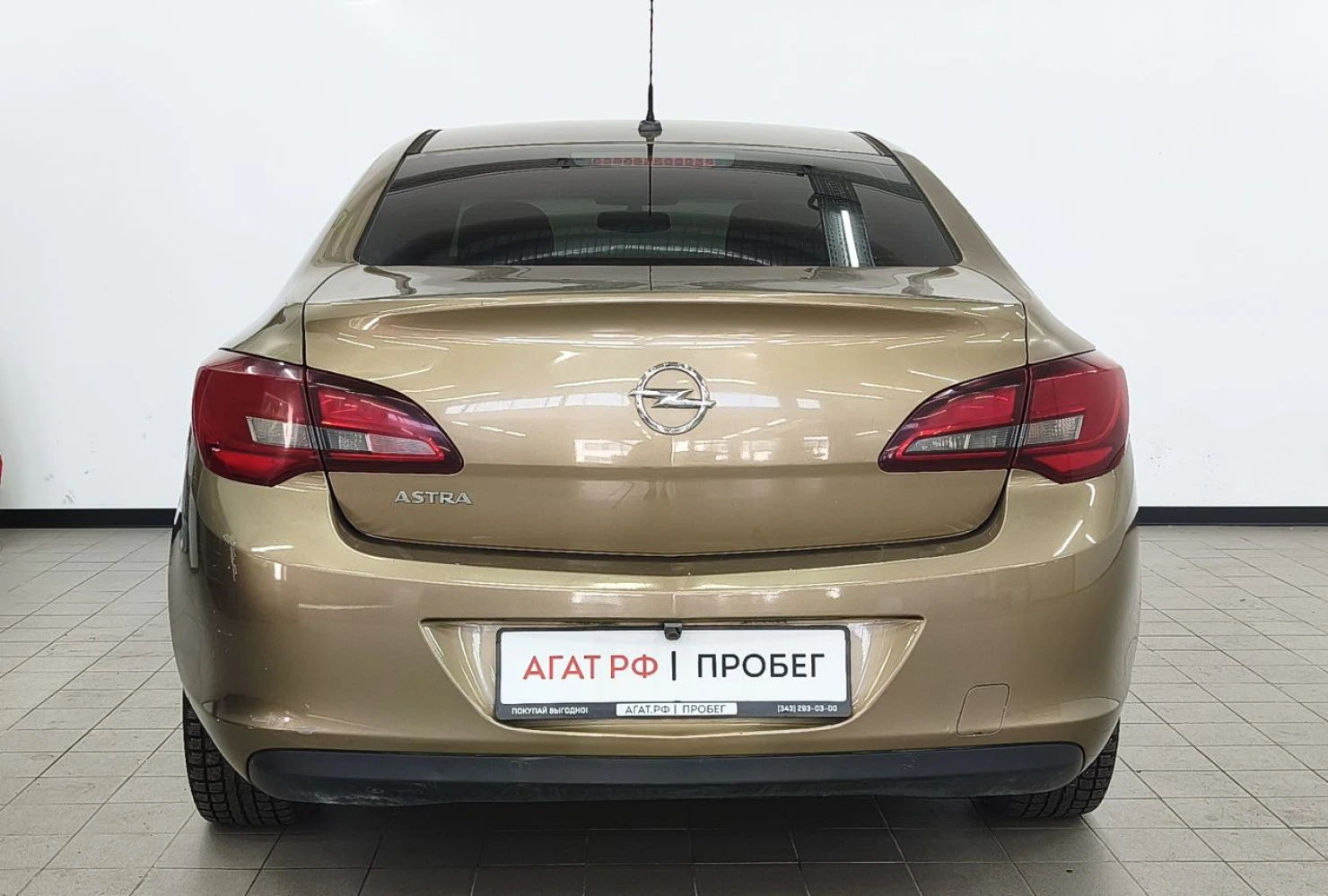 Opel Astra, 2012