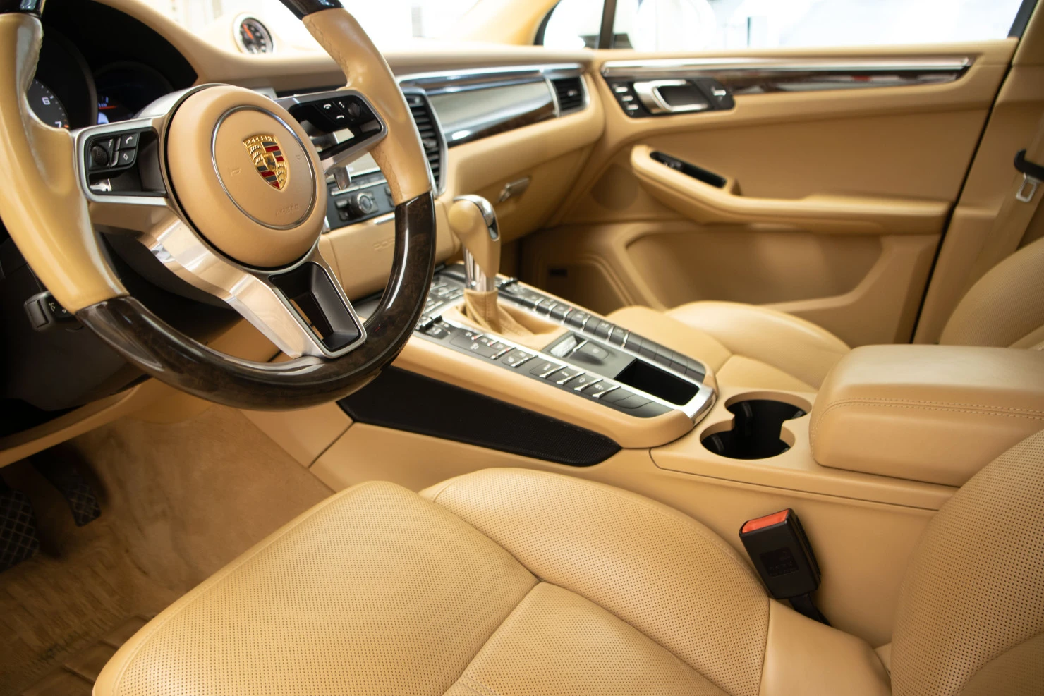 Porsche Macan, 2014