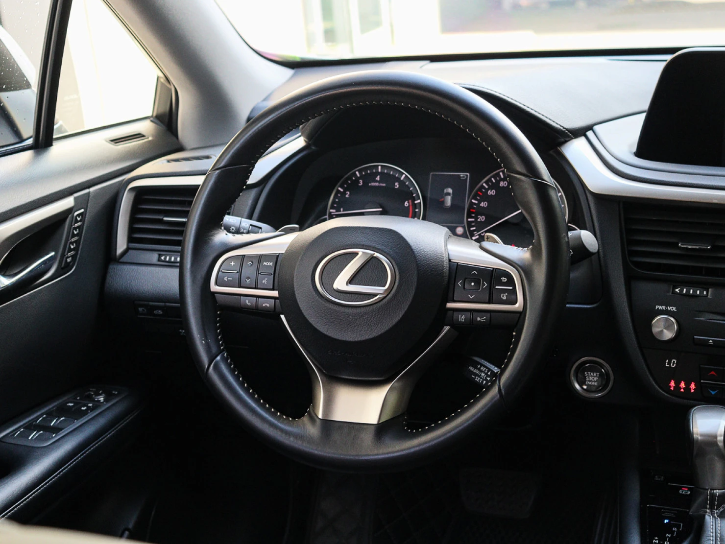 Lexus RX, 2022