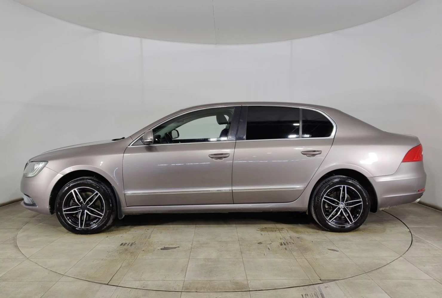 ŠKODA SUPERB, 2013