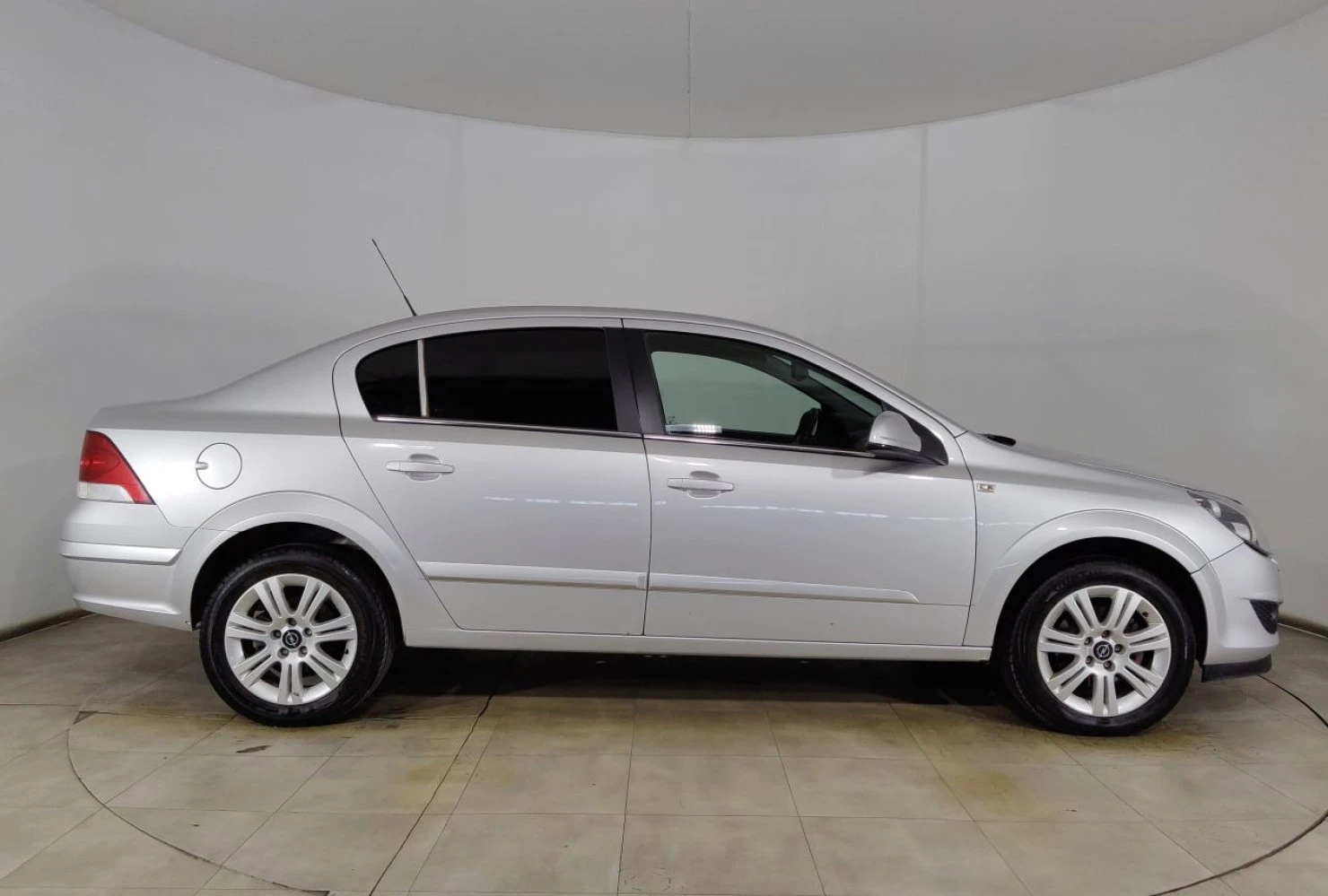 Opel Astra, 2012