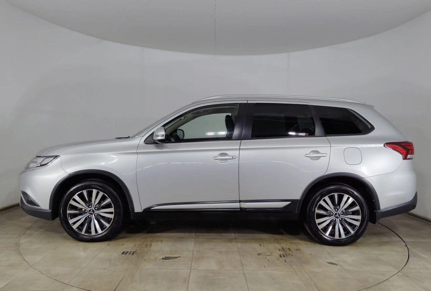 Mitsubishi OUTLANDER, 2019