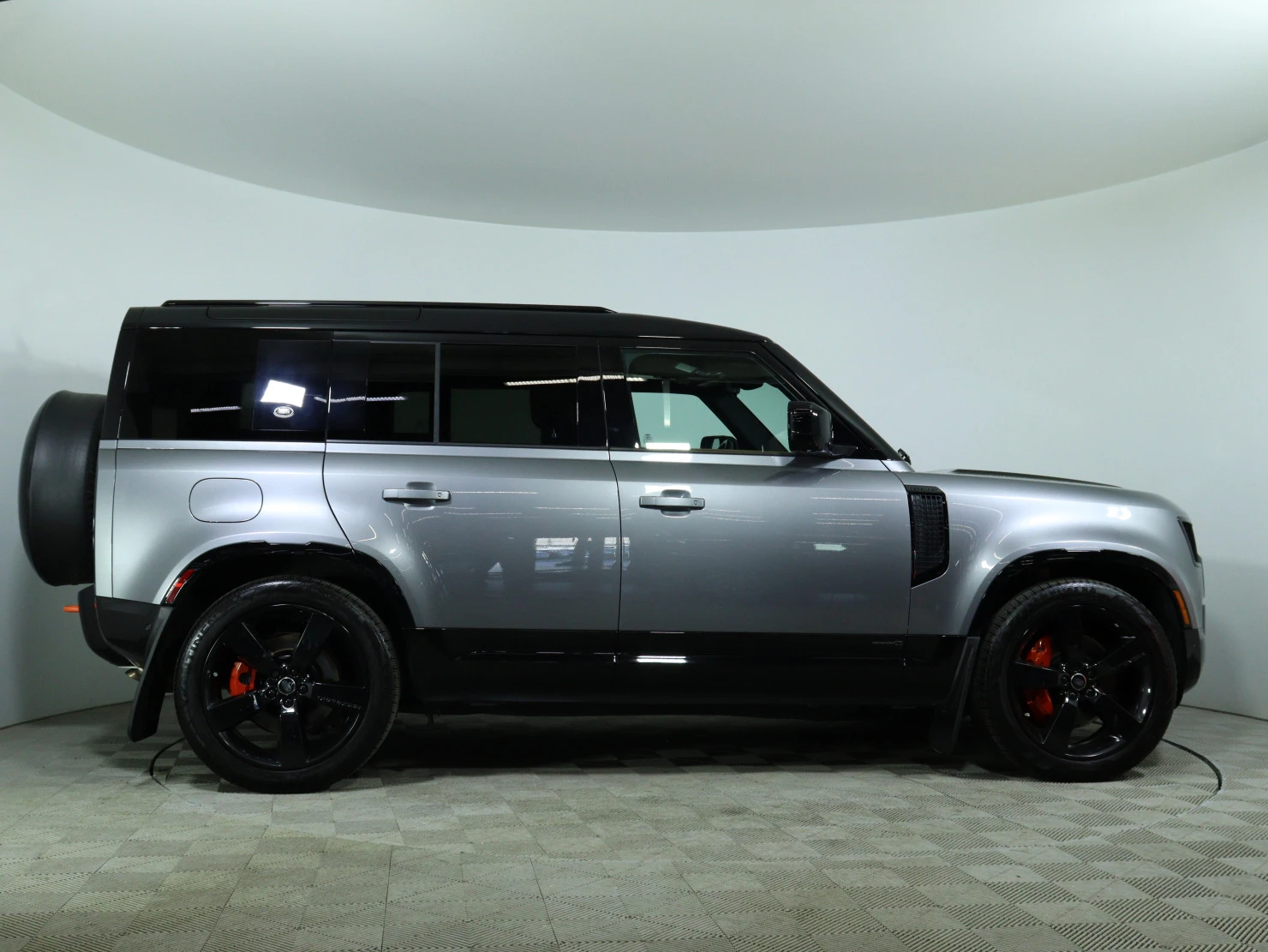 Land Rover Defender, 2023
