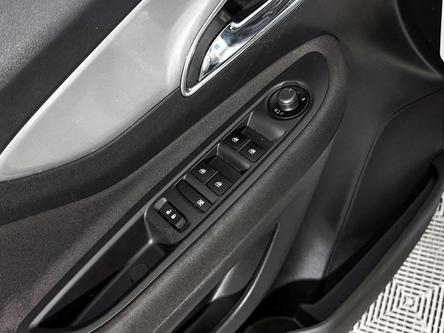 Opel Mokka, 2013