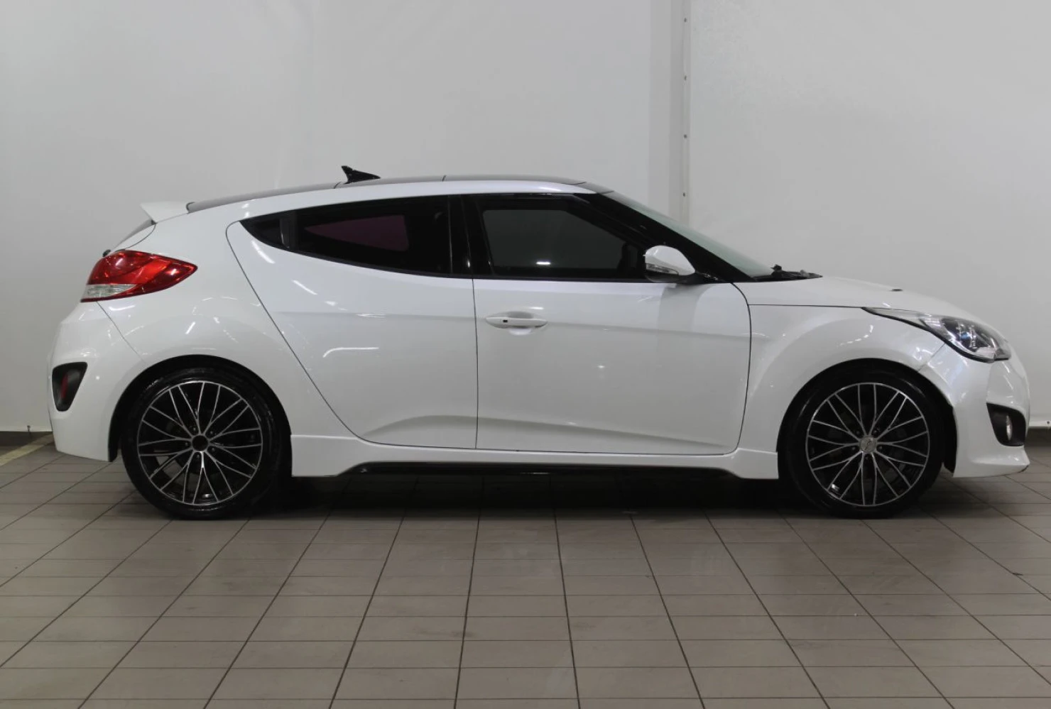 Hyundai Veloster, 2013