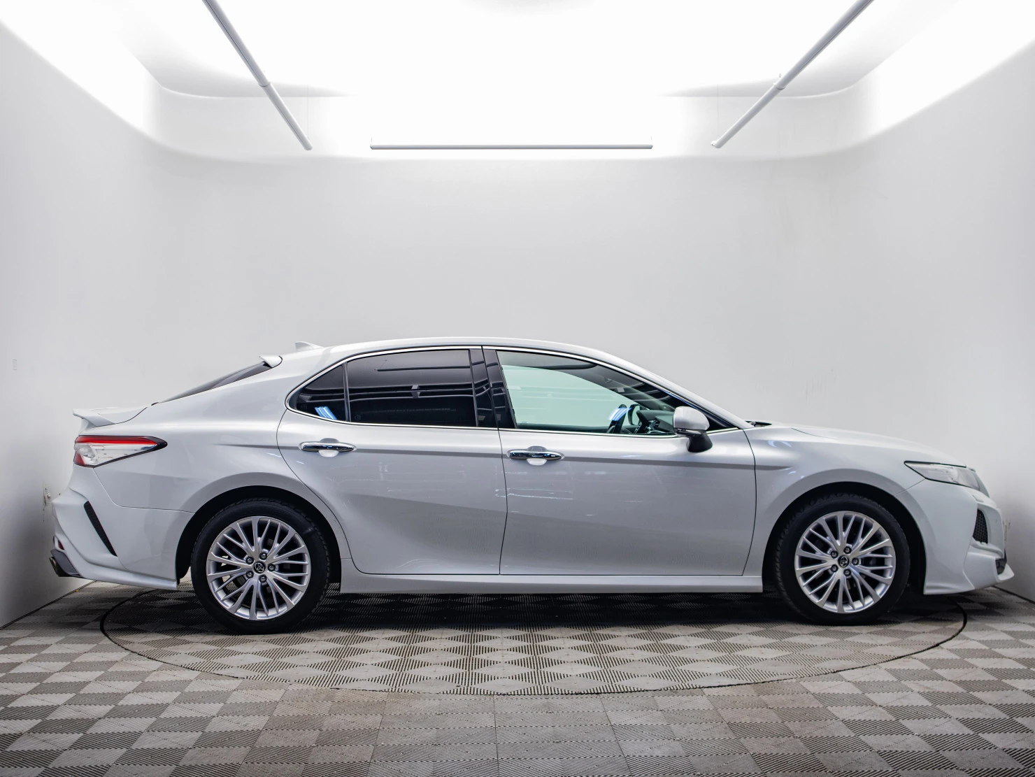 Toyota Camry, 2019
