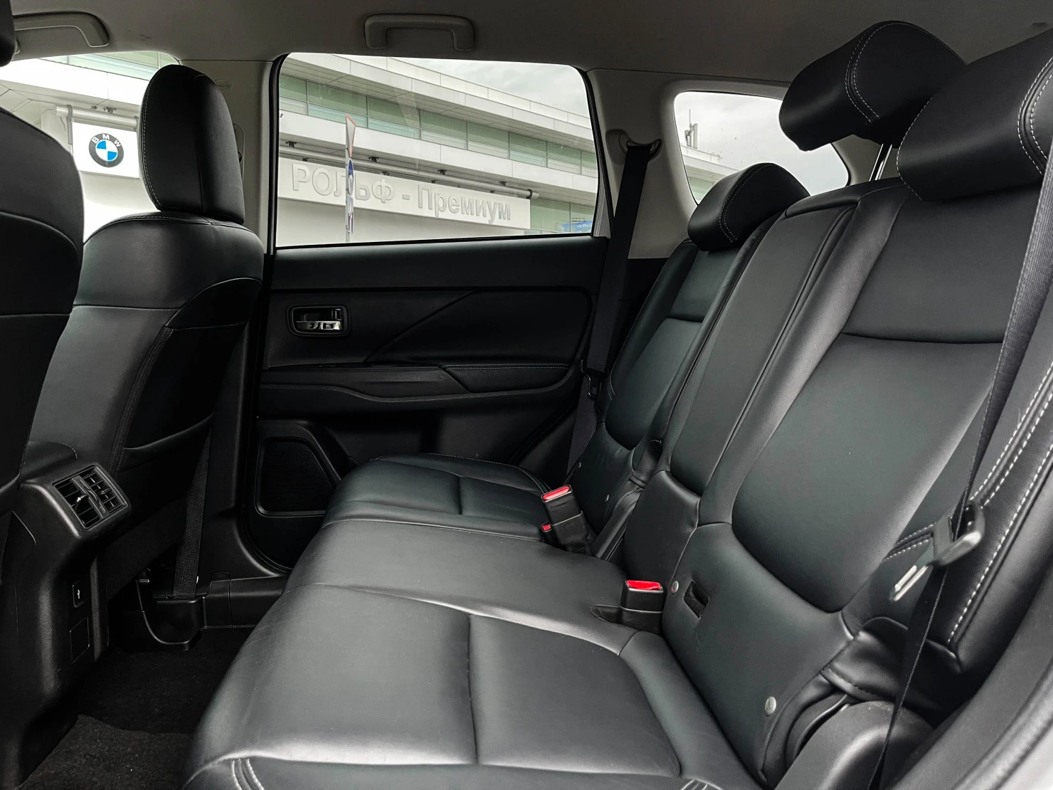 Mitsubishi OUTLANDER, 2020