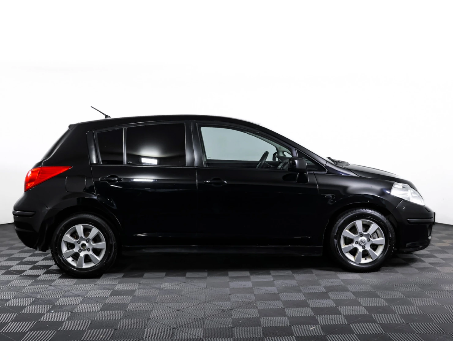 Nissan Tiida, 2011