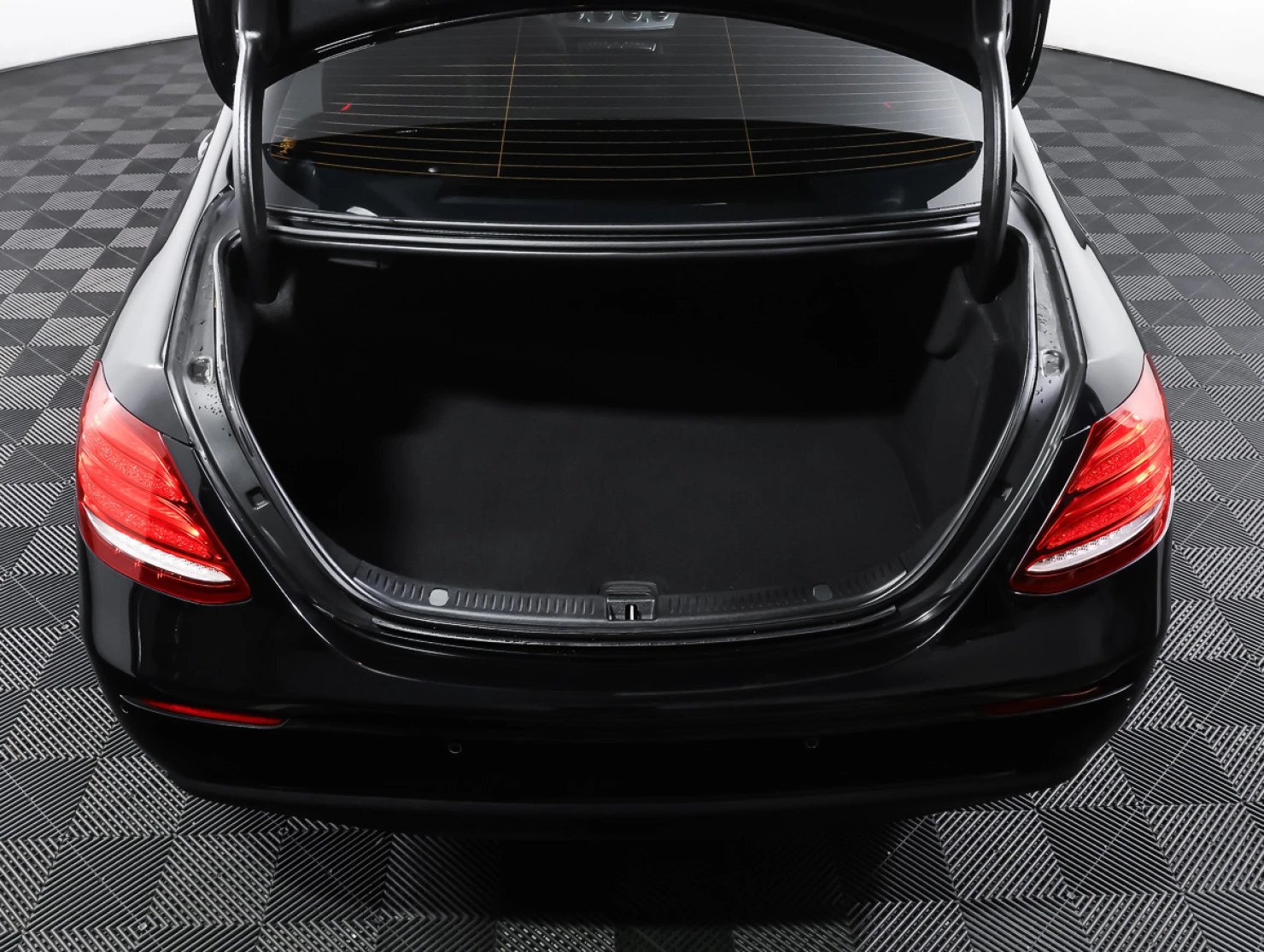 Mercedes-Benz E-Класс, 2019