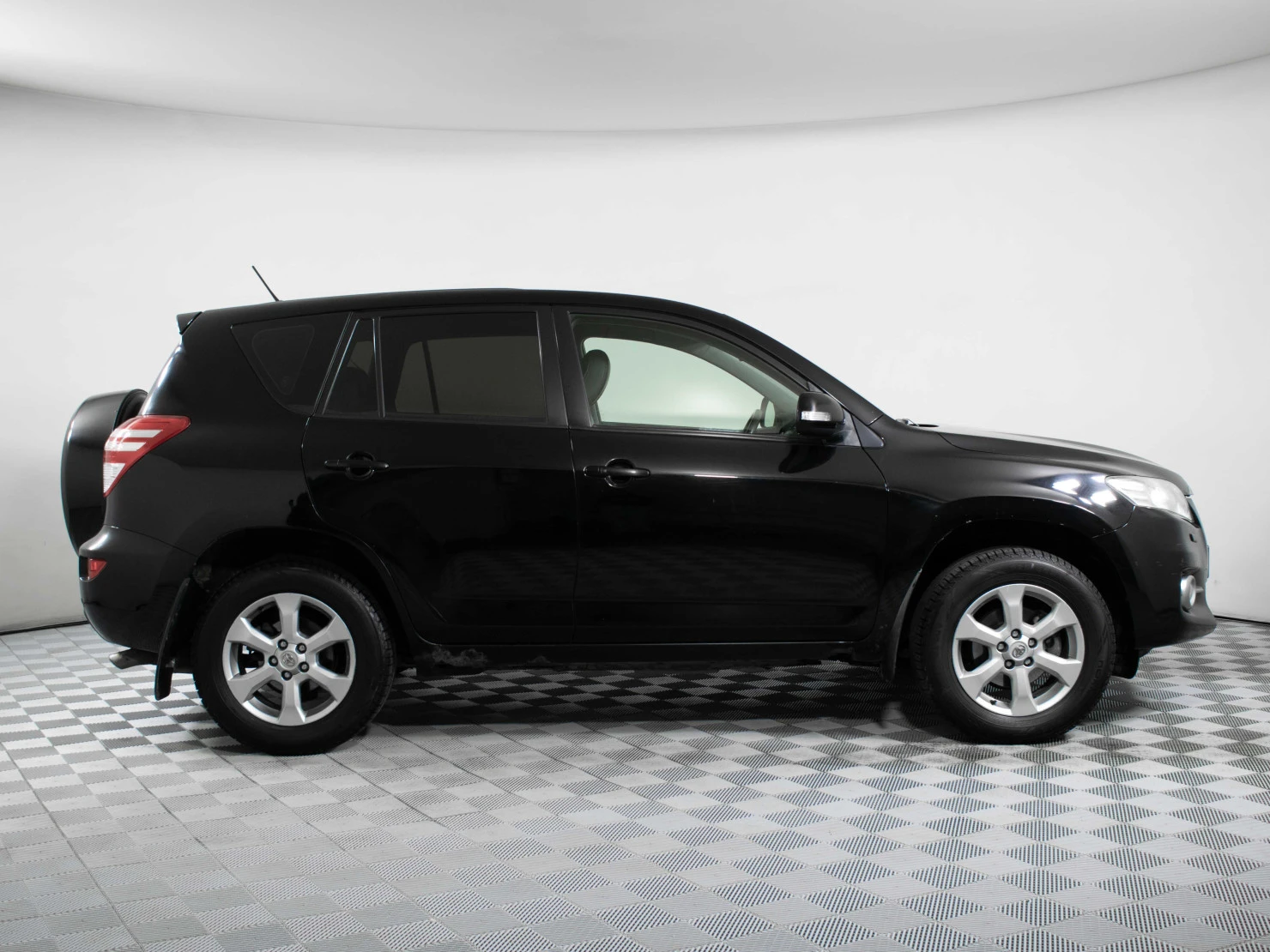 Toyota RAV4, 2010