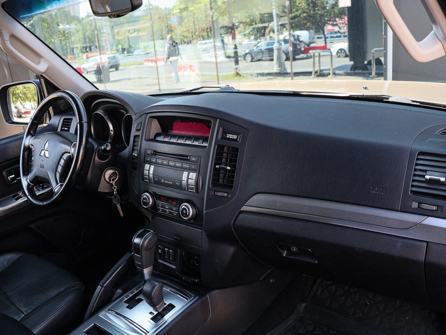 Mitsubishi PAJERO, 2011
