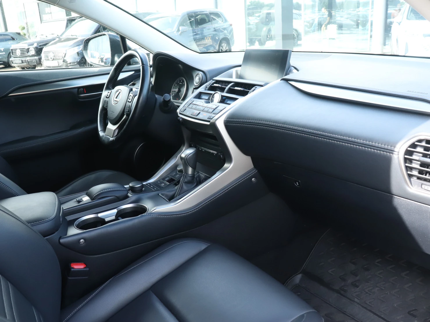 Lexus NX, 2017