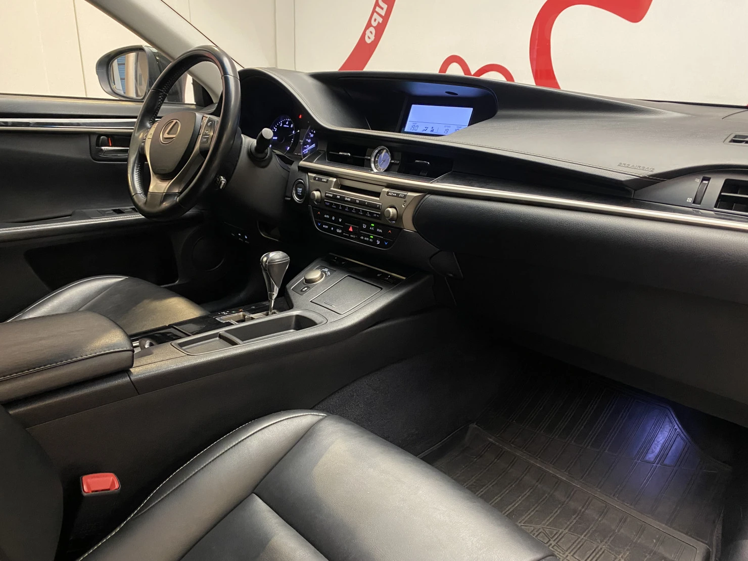 Lexus ES, 2012
