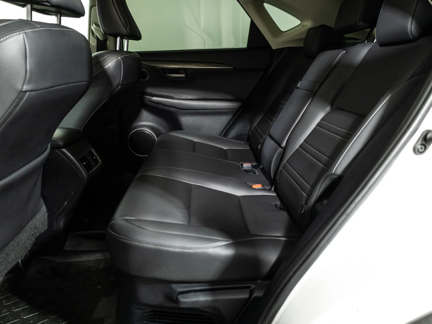 Lexus NX, 2016