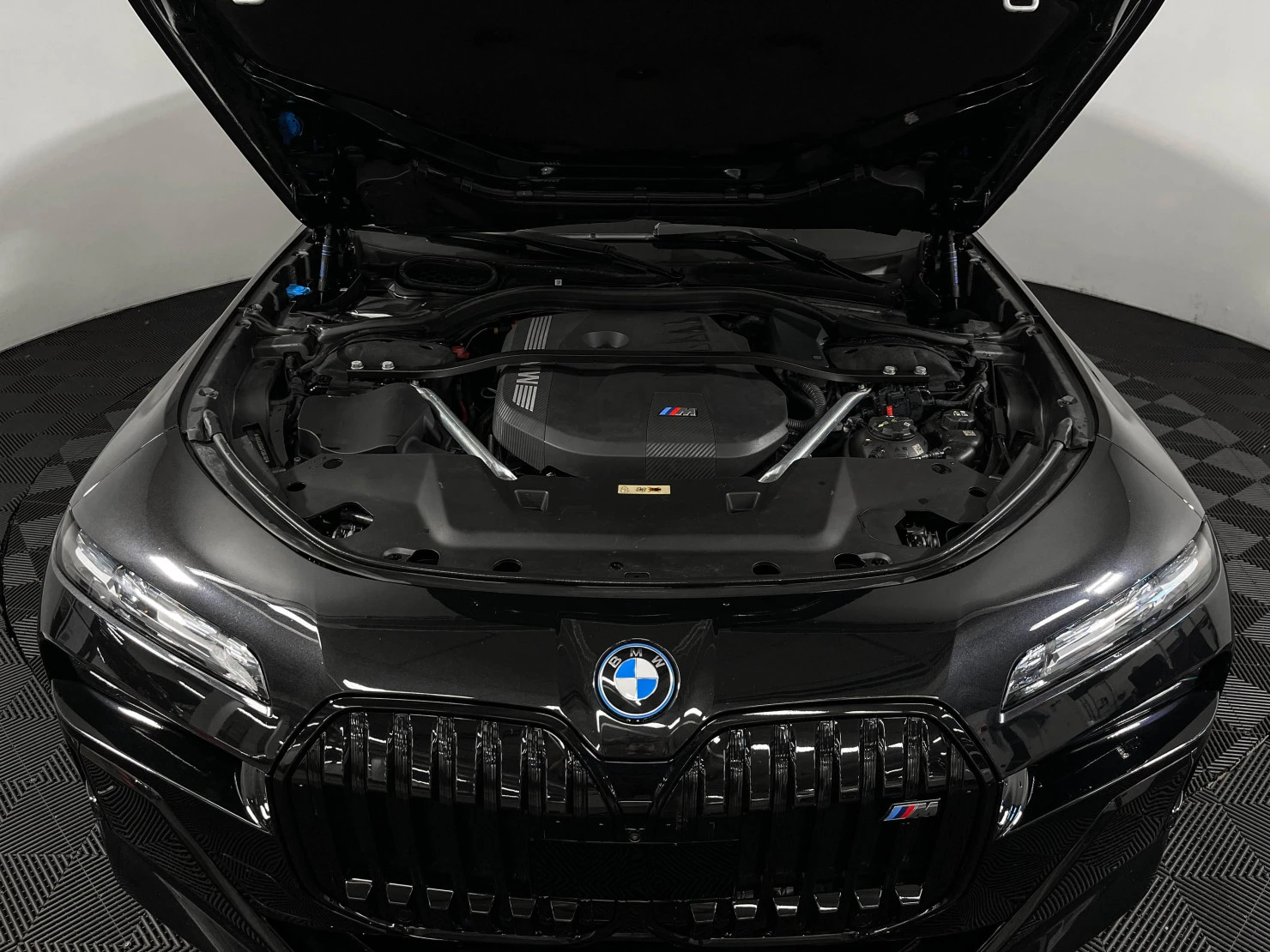 BMW 7 серии, 2023