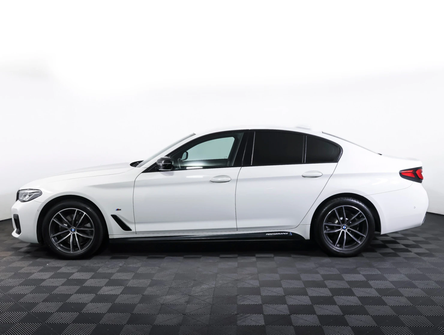 BMW 5 серии, 2021